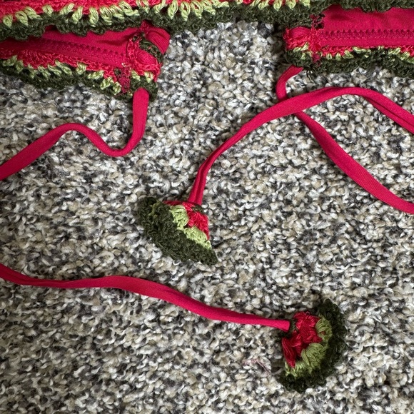 BECCA Raspberry Magenta Crochet Embroidered Detail Bikini Top Large - Picture 5 of 12